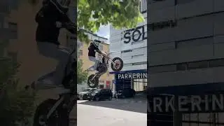 When dirt bikes go into cities 😮&zwj;💨