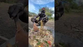 Hadzabe tribe Family Eating Lunch meal🤤😋 Amazing Lifestyle #culture #africa #traditional #food #yt