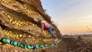 LIVE/OMG! it Traditional Mining Gold Under stone by Hand , Biggest Nugget of Gold