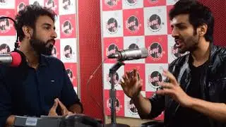 Rj Rahul Makin with Kartik Aaryan