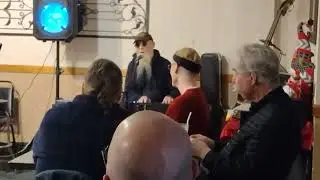 Wild Bill Cox plays 