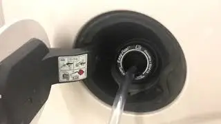 Как снять трубку или шланг с системы Ford Easyfill без крышки