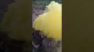 Intense Yellow Smoke Bomb
