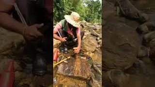 Cracking Open Crystal Veins: Witness Nature&rsquo;s Hidden Sparkle! 🪨✨ #CrystalHunting