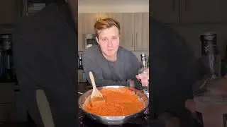 Easy vodka sauce pasta recipe!