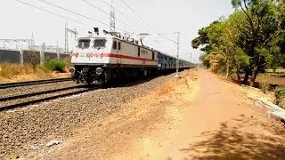 22845 Pune Junction - Hatia Superfast Express passing Manjri at sedate pace