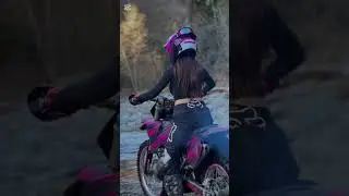#mclevyn you don&rsquo;t miss me 😘. . . . #motorcycle #motos #motor #motolife #motolove #motogirl #enduro