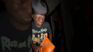 Когда тебя застукали за едой поздно ночью😂