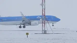 KLM Boeing 737-800  Snowy Amsterdam Arrival ❄️ Lands Safely In Winter Conditions From Venice