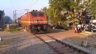 Vexed WAP4 Sethu Express at MPS zooms Vandalur