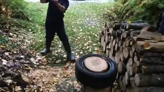 Campbell demonstrates the Vipukirves Leveraxe