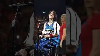 Billie Eilish&rsquo;s $20K Ring SNATCHED Mid-Concert😱