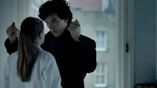 Sherlock kissing Molly