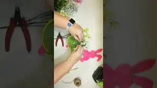 Easy Easter Floral Display Dollar Tree DIY #easterdiy  #dollartree from Crafty Little Beach