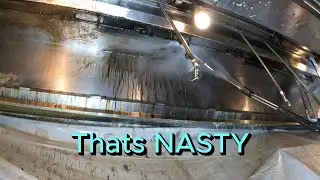 Pressure washing this Mexican Restaurant,til it looks BRAND NEW!