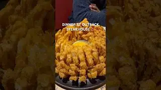 BLOOMING ONIONS AND BURGER AT OUTBACK #outbacksteakhouse #foodie #california #youtubeshorts