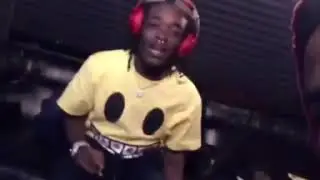 Pierre Bourne making beats on his phone with Lil Uzi!!!