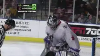 Utah Grizzlies emergency goalie forced into action