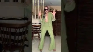 Retro feels.. #coachangelbeck #greensuit #retrofeels #retroinspiration