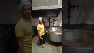 sabji banaa raha hun #shorts #viralvideo #youtube YouTube#trending #mykitchenibadul77