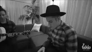 Justin Bieber singing  Where Are U Now  acoustically with Dan Kanter backstage