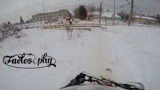 Типичная зимняя мотопробка в России / Typical winter traffic jam in Russia