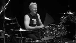 Foo Fighters with Josh Freese rehearsing 