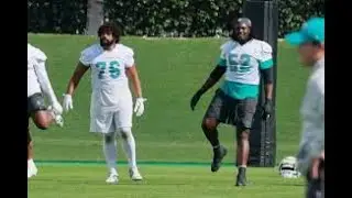 The Dolphins have resigned OL Jackson Carman