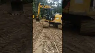 Giro completo 360 grados en Excavadora Caterpillar