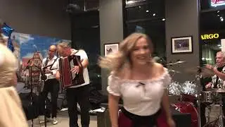 Growler Garage October Fest Forest Grove Accordion 5