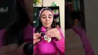 Minnie si &egrave; innamorata di Topolino!😆👭🏻 #shorts #lauraegiulia
