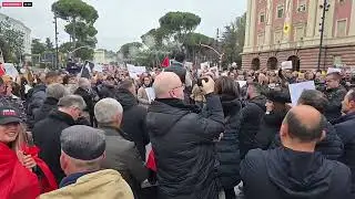 Top Channel/ “Shqipëria Bëhet” protestë, Lapaj: Një diktator matanë oqeanit ra, bota është më e lirë