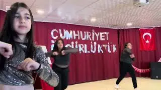 29 Ekim dans gösterisi | Papaoute - Zumba Gösterisi - Güzel kızlarımdan