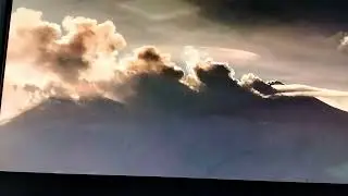 30 dicembre 2025  l'etna continua a fumare perecchio alle ore 15:28