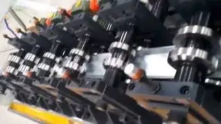 automatic high speed flying shear cold roll forming machine