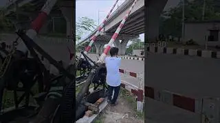 Non Interlock Manual Railway Crossing Gate. #train #railgate #railway #crossing #barriar #shorts