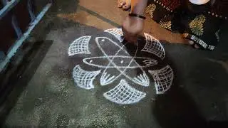 Simple and freehand round shape rangoli for festival #deepawalirangolidesign #roundrangoli #festival