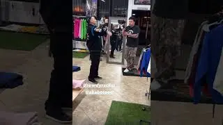 шумные стойки наклоняются под руководством akaBeto