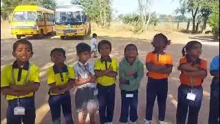 Grade 1 kids singing Hindi letter words