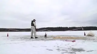 Blivande soldater badar isvak