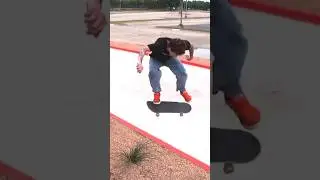 Switch Heel #texas #skateboarding #shorts #trending #street #skating #switch #tricks @rogerskateco