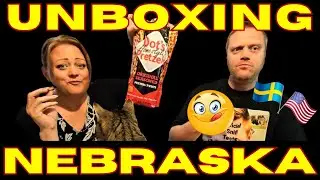 Swedish couple unbox YUMMY things from Nebraska!! And a mystery box!