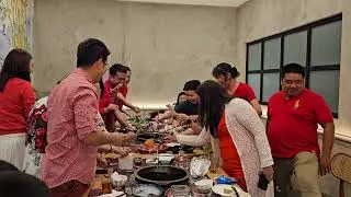 Irvine & Ivern #makan #Sacapmeh 🎋🥘🧧 dan bikin #Yuzhang #tradisi #Imlek 😁