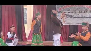  इंद्रमणी बडोनी के जयंती पर प्राथमिक विद्यालय सरनौल की छात्राओं द्वारा किया गया खूबसूरत नृत्य 