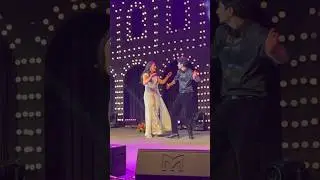 SHAHRUKHKHAN SIR MEET WITH ❤️GF KAJOLDEVGAN LOOKING BOLLYWOOD SHOW ON THE STAGE💥4K WHATSAP❤️STATUS🔥