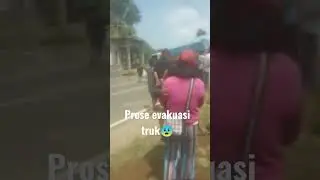 truck terjun ke lahan curam #shorts #truck #oleng