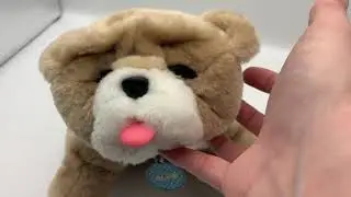 Little Live Pets Rollie My Kissing Puppy Bulldog Pug Interactive Wrinkle Dog Toy How Does it Work?