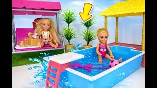 Barbie Flopsie and Violet are moving to a new house! 📦👉 Swimming Pool Surprise! 💦