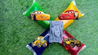 Unboxing Disney Pixar Cars : Lightning McQueen, Bubble car, Monster Car, School Bus, Armoured, Taxi.