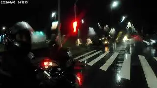 Carro Invade Viaduto na contra m&atilde;o